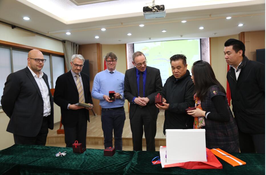 4.jpg GA»Æ½ð¼×¡¤(Öйú¼¯ÍÅ)¹Ù·½ÍøÕ¾